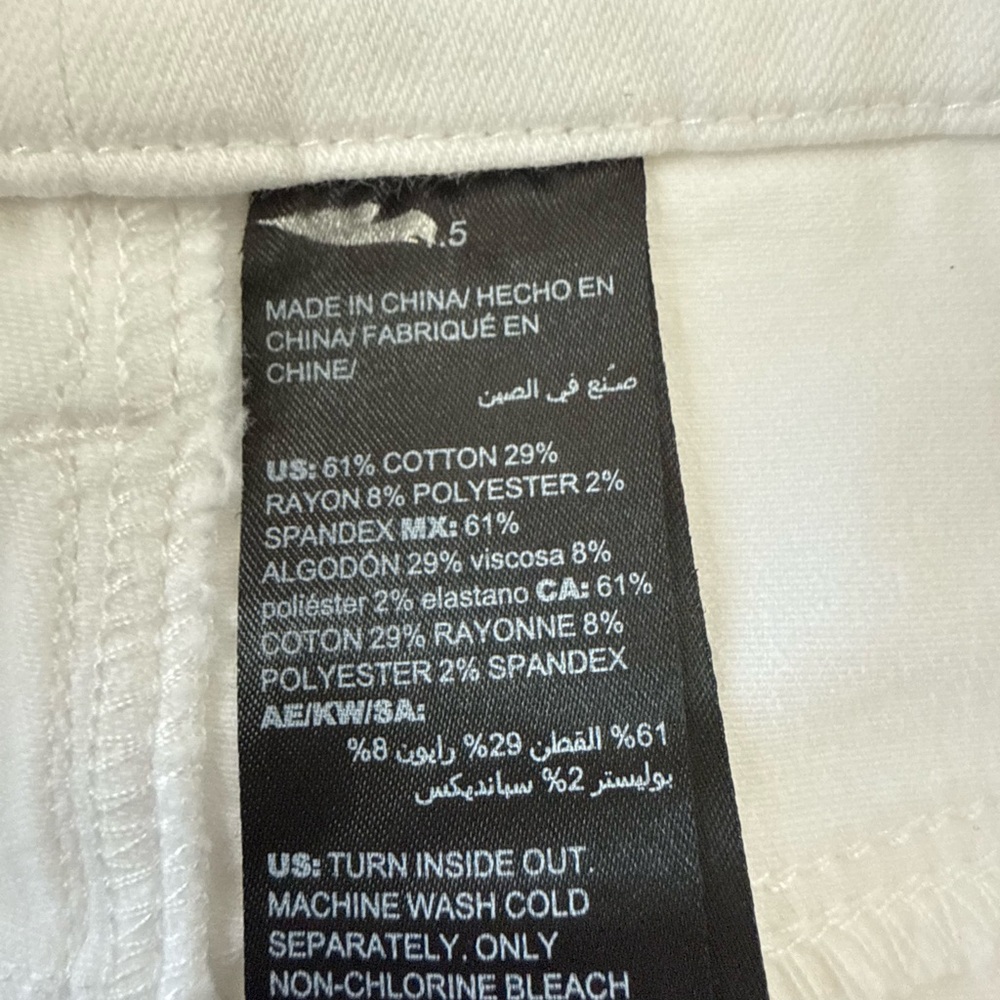 Chico’s So Slimming Girlfriend White Denim Shorts – Size 10 - Picture 6 of 13